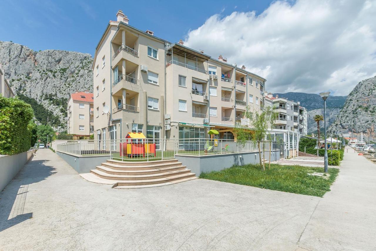 Apartments Cetina オミシュ エクステリア 写真